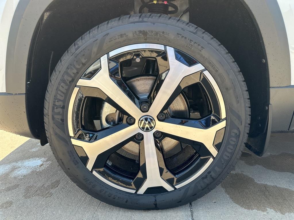 new 2025 Volkswagen Taos car, priced at $35,309
