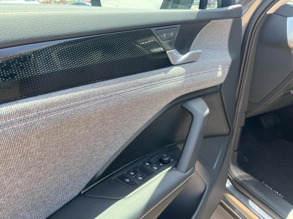new 2025 Volkswagen Tiguan car, priced at $30,023