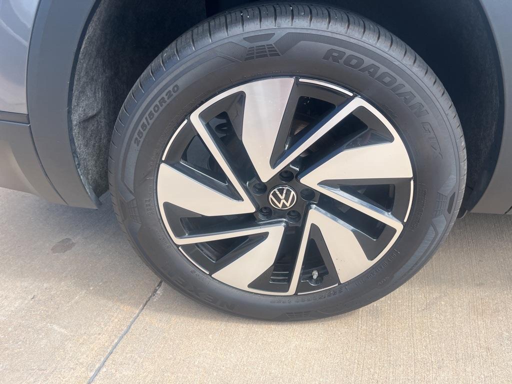 used 2024 Volkswagen Atlas car, priced at $32,800