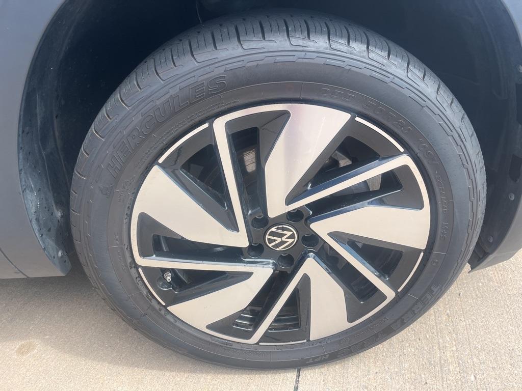 used 2024 Volkswagen Atlas car, priced at $32,800