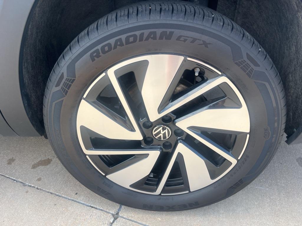 used 2024 Volkswagen Atlas car, priced at $32,800