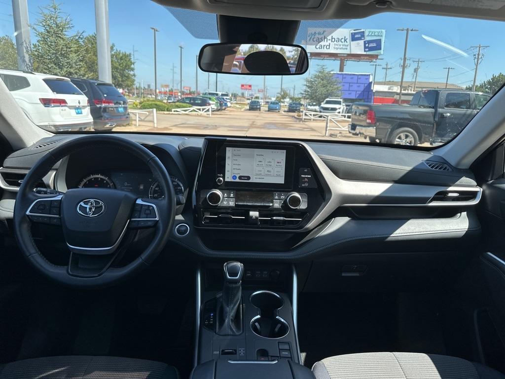 used 2024 Toyota Highlander car, priced at $31,757