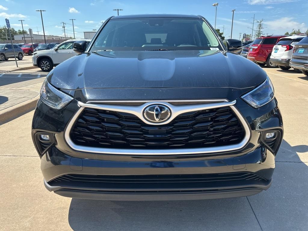 used 2024 Toyota Highlander car, priced at $31,757