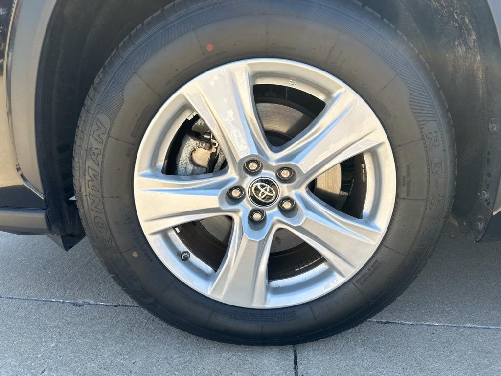 used 2024 Toyota Highlander car, priced at $31,757