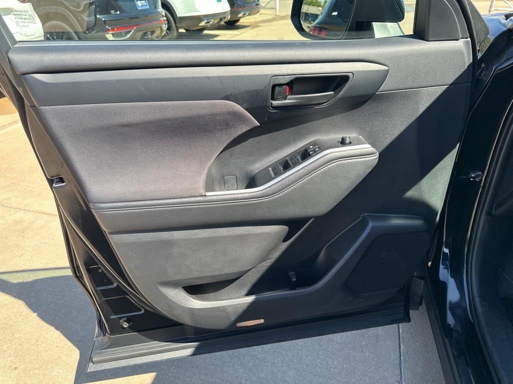 used 2024 Toyota Highlander car, priced at $31,757