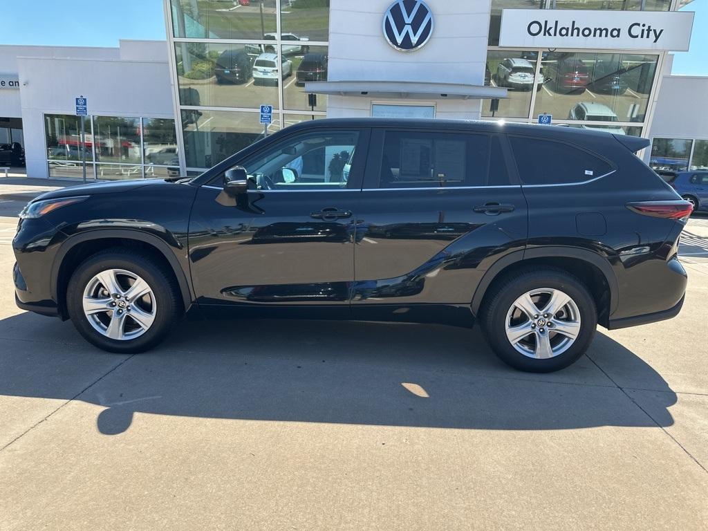 used 2024 Toyota Highlander car, priced at $31,757