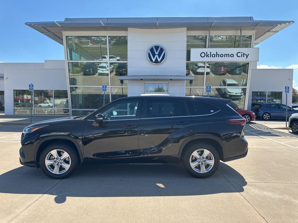 used 2024 Toyota Highlander car, priced at $31,757