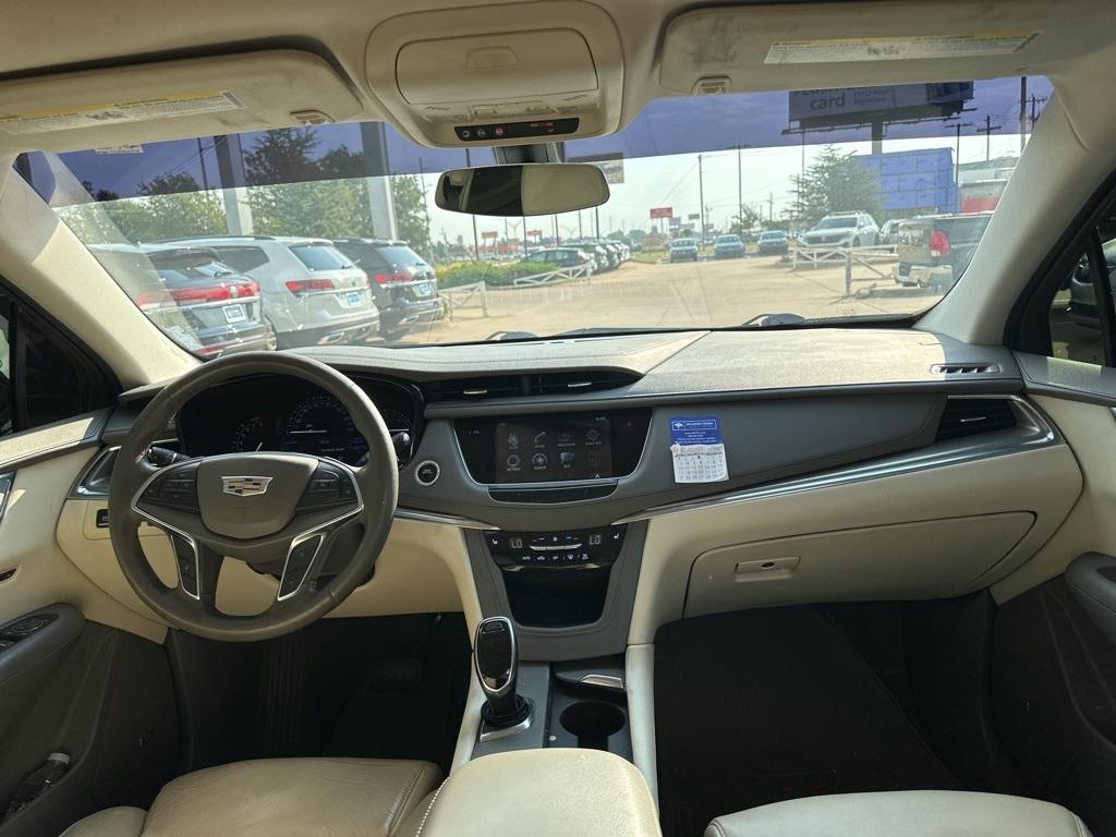 used 2017 Cadillac XT5 car, priced at $13,000