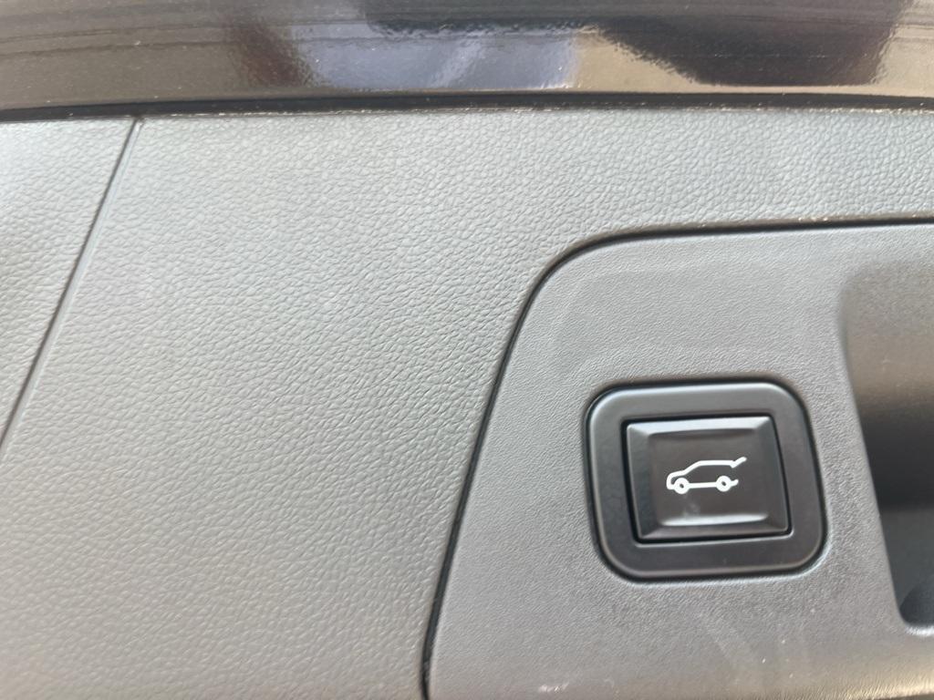 used 2022 Buick Envision car, priced at $26,031