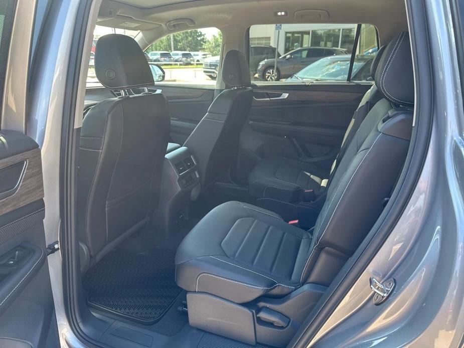 new 2024 Volkswagen Atlas car, priced at $47,154