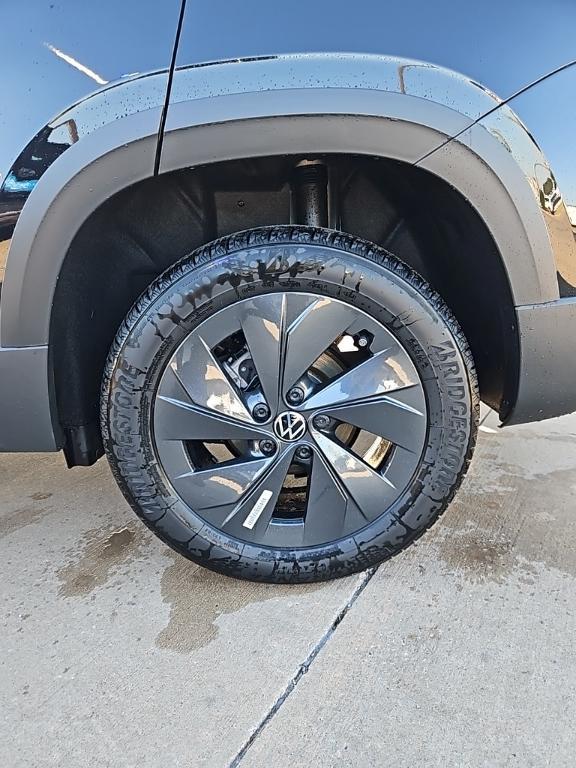 new 2025 Volkswagen Taos car, priced at $23,778
