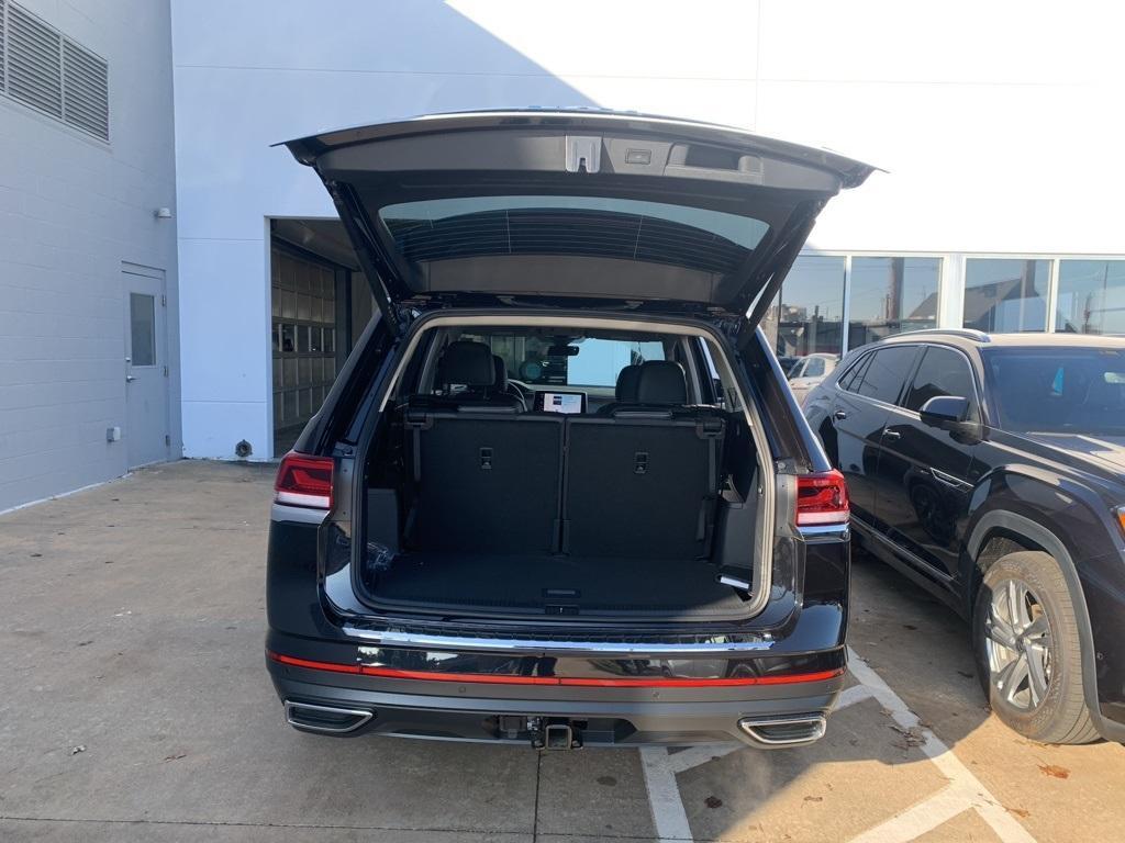 new 2025 Volkswagen Atlas car, priced at $47,073