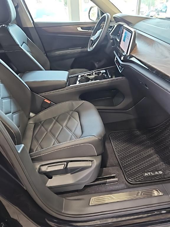 new 2026 Volkswagen Atlas car, priced at $44,978