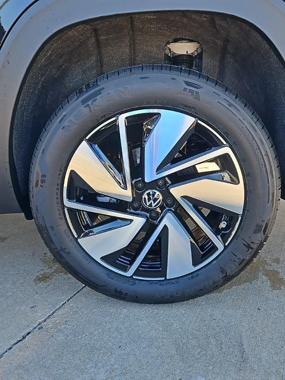 new 2026 Volkswagen Atlas car, priced at $44,978