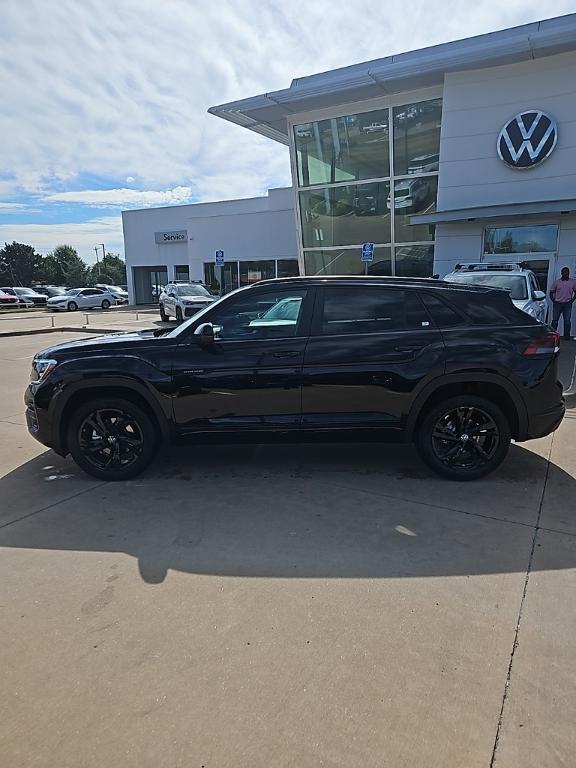 new 2026 Volkswagen Atlas Cross Sport car
