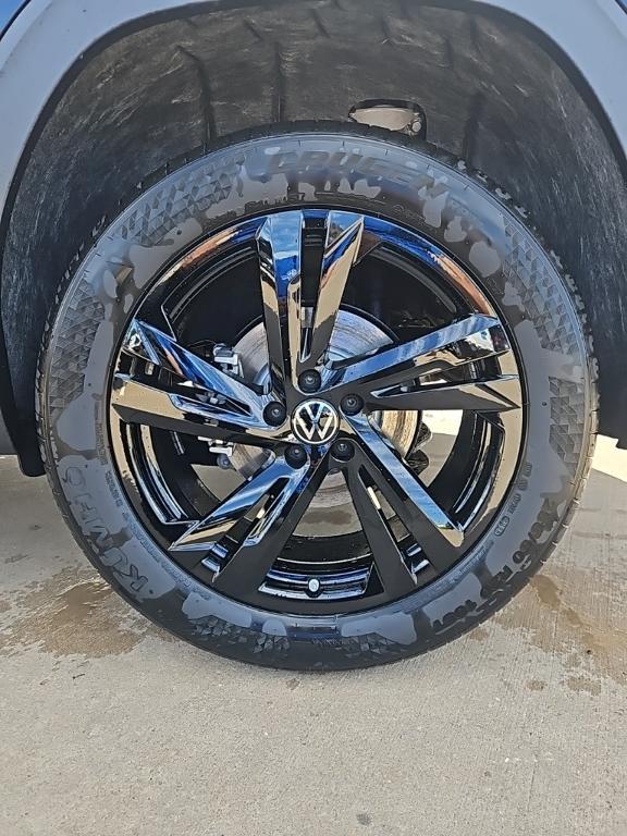 new 2026 Volkswagen Atlas Cross Sport car