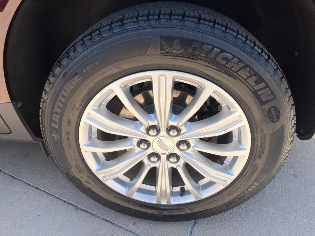 used 2018 Cadillac XT5 car, priced at $17,500