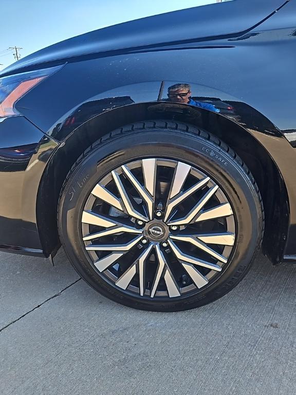 used 2023 Nissan Altima car, priced at $20,000