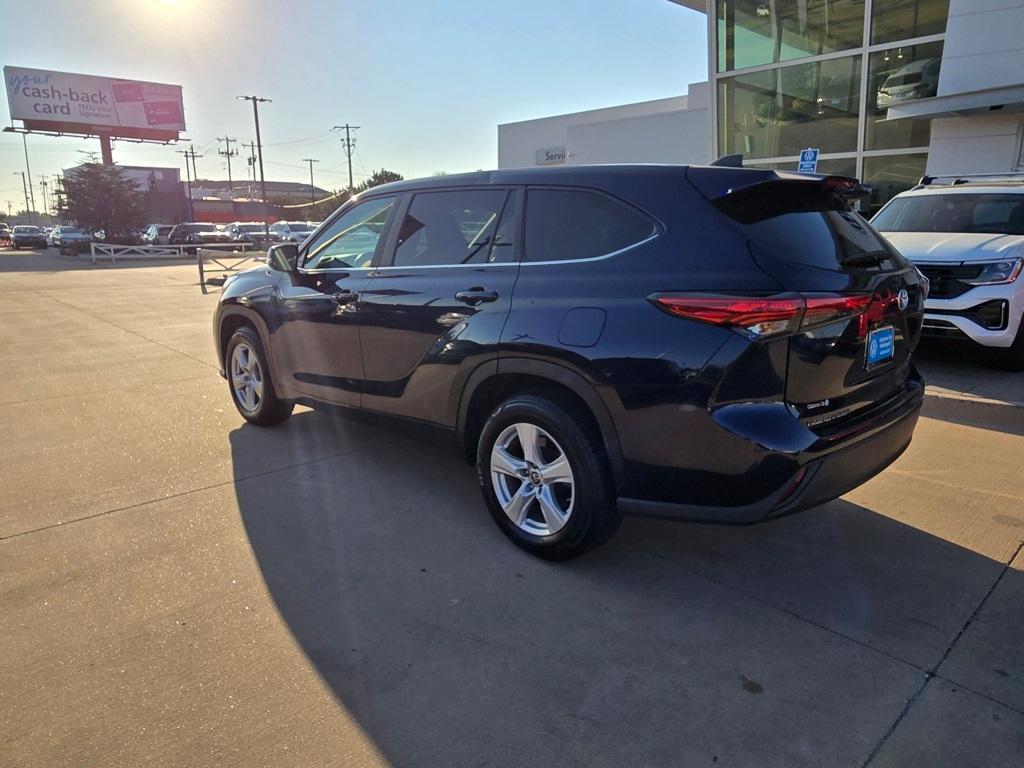 used 2023 Toyota Highlander car, priced at $28,194