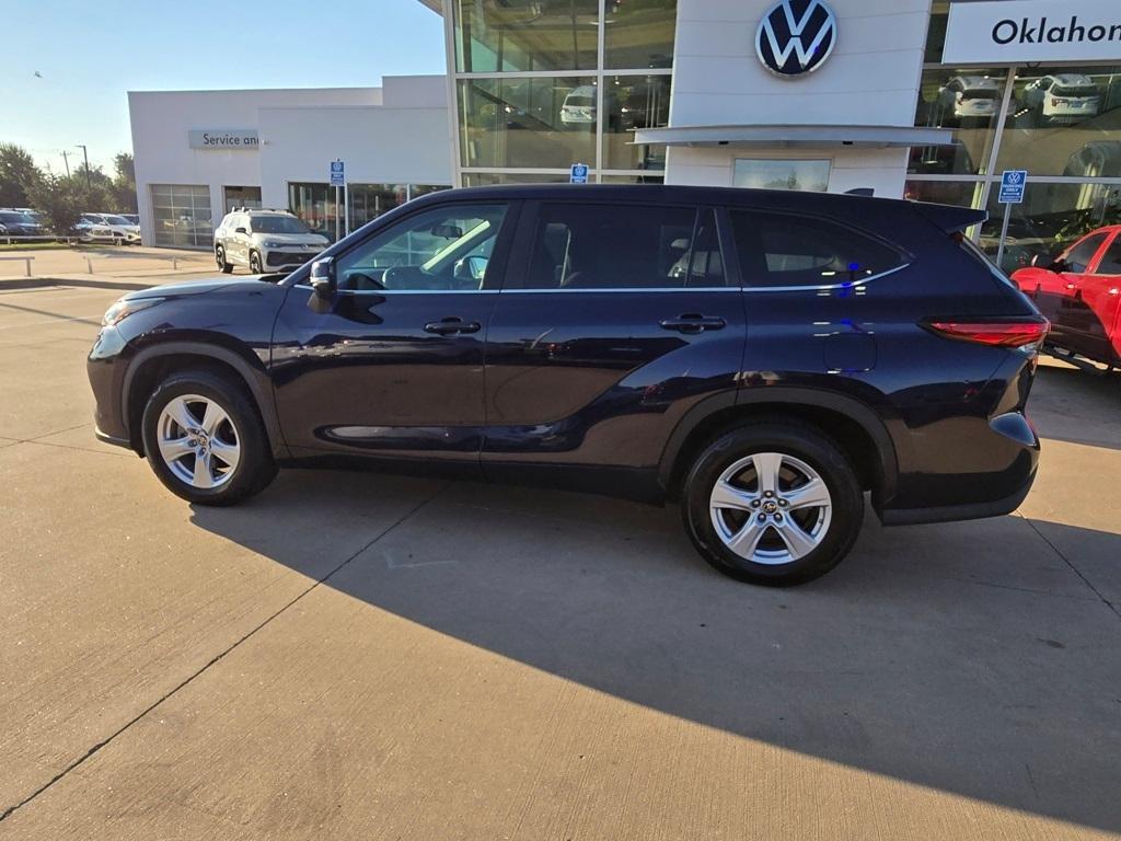 used 2023 Toyota Highlander car, priced at $28,194