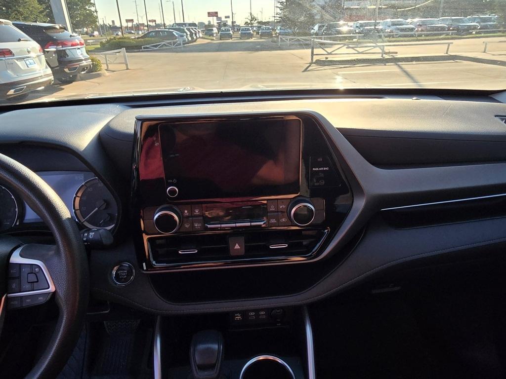 used 2023 Toyota Highlander car, priced at $28,194