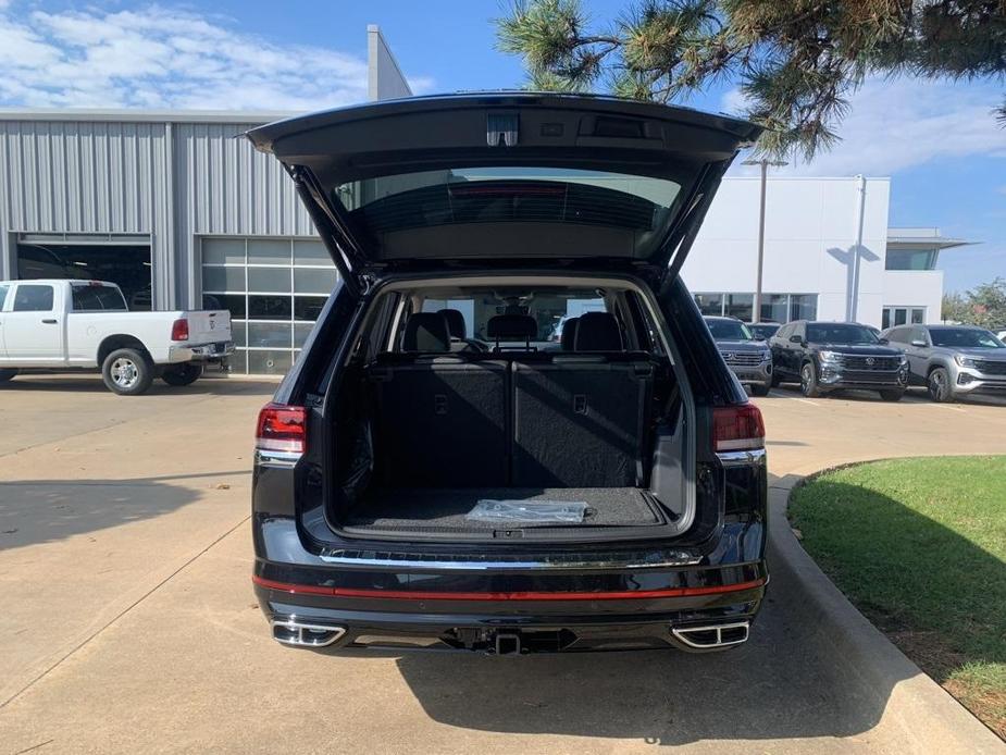 new 2025 Volkswagen Atlas car, priced at $51,738