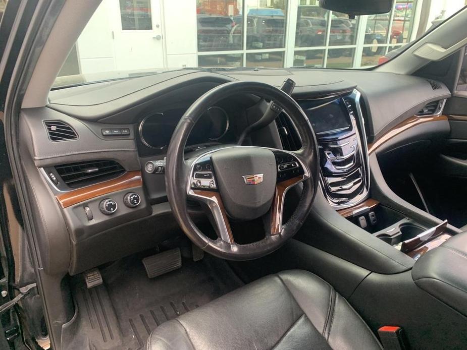 used 2020 Cadillac Escalade ESV car, priced at $32,829