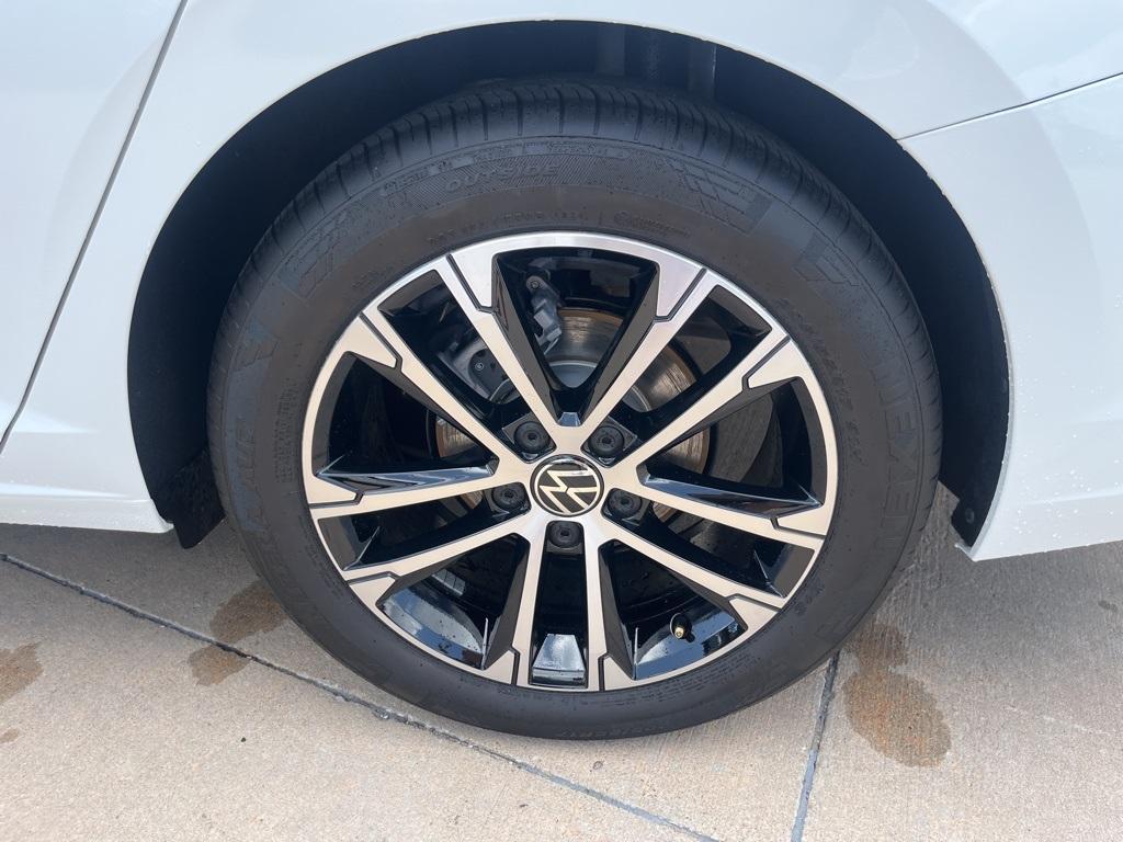 new 2025 Volkswagen Jetta car, priced at $25,024