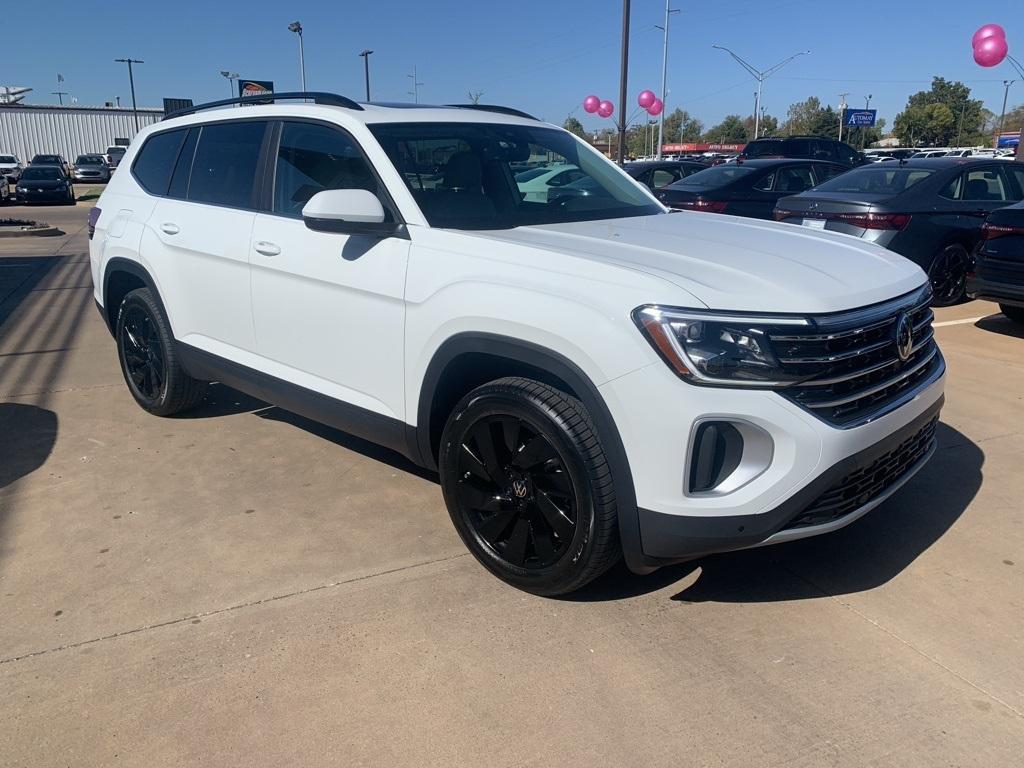 new 2025 Volkswagen Atlas car, priced at $45,073