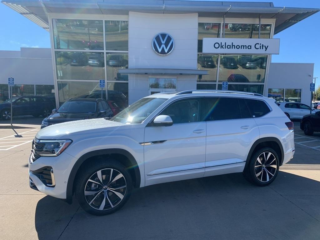 new 2025 Volkswagen Atlas car, priced at $51,675