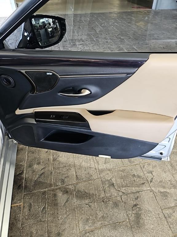 used 2019 Lexus ES 350 car, priced at $34,995