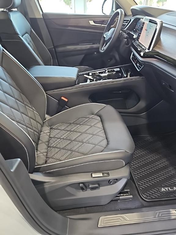 new 2026 Volkswagen Atlas car, priced at $54,118