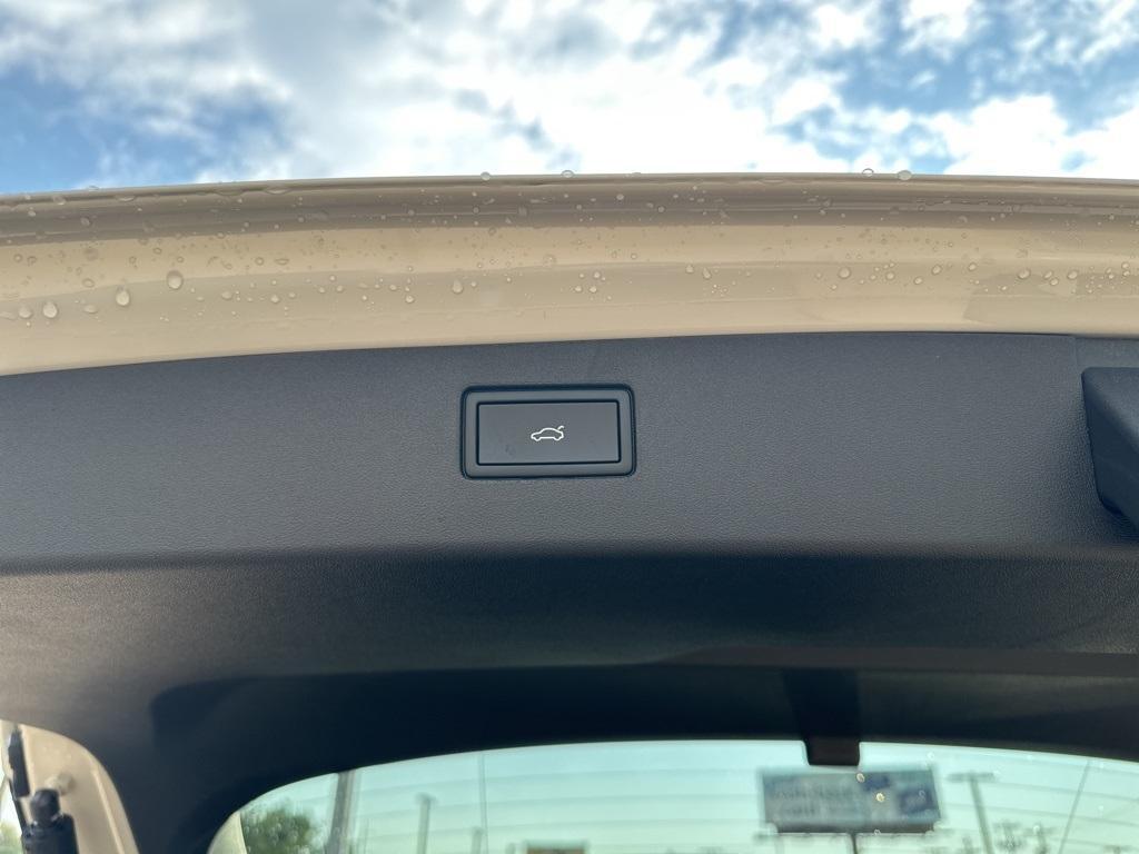 new 2025 Volkswagen Tiguan car, priced at $37,366