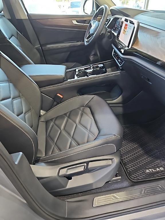 new 2026 Volkswagen Atlas car, priced at $48,088