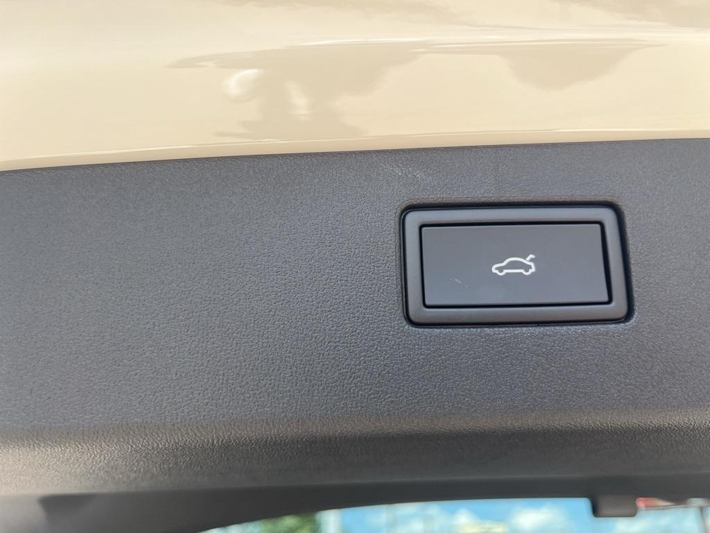 new 2025 Volkswagen Tiguan car, priced at $41,799