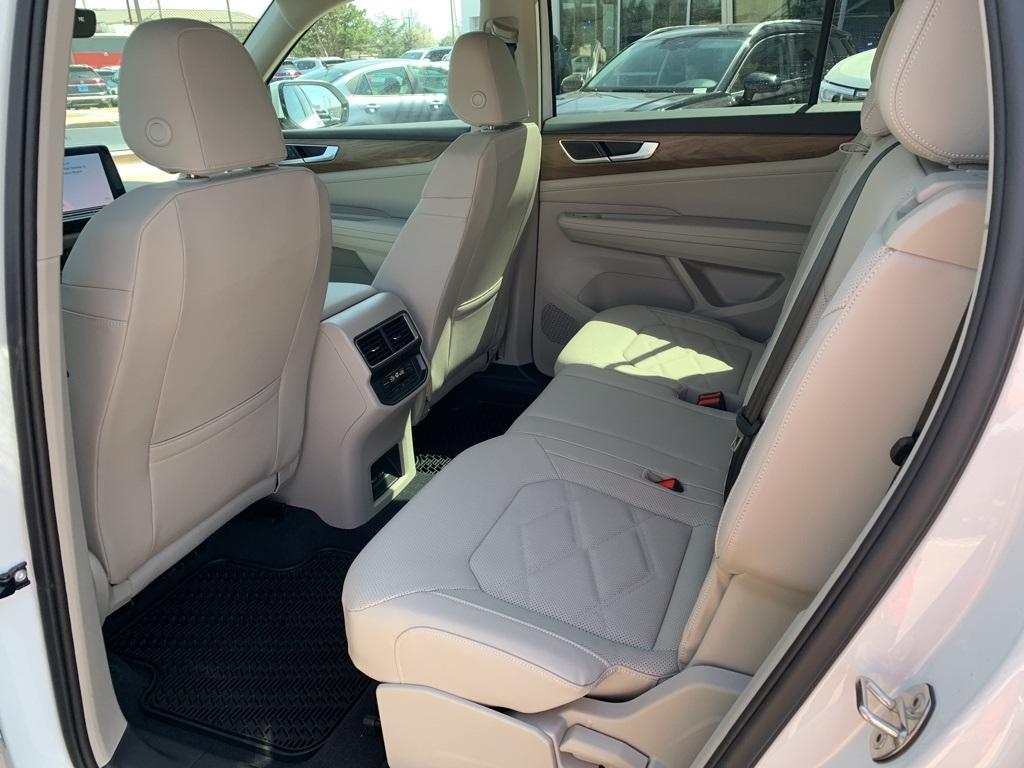 new 2025 Volkswagen Atlas car, priced at $37,351
