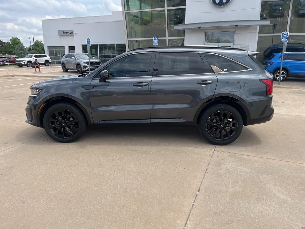 used 2022 Kia Sorento car, priced at $25,300