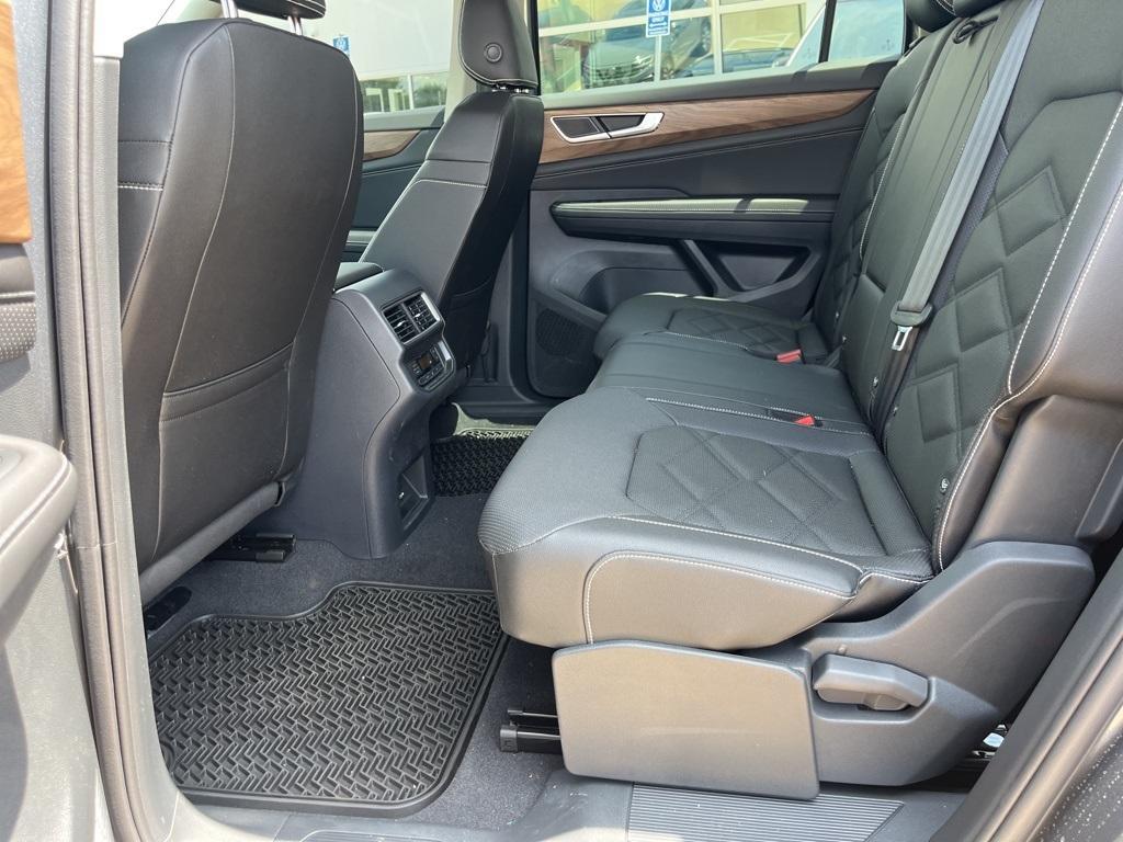 new 2025 Volkswagen Atlas car, priced at $37,506