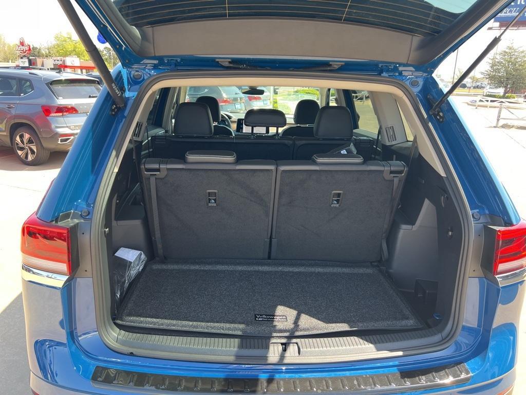 new 2025 Volkswagen Atlas car, priced at $37,774