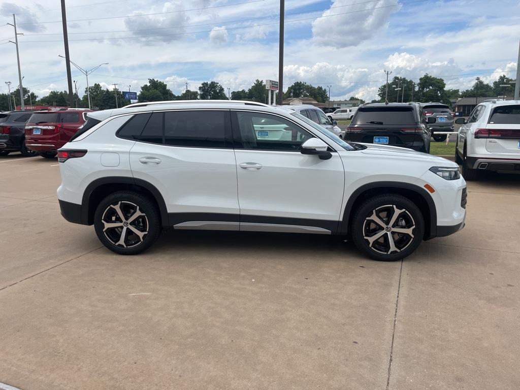 new 2025 Volkswagen Tiguan car, priced at $35,579