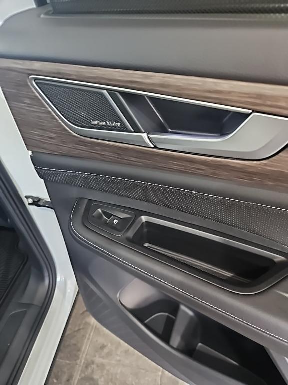 new 2026 Volkswagen Atlas car, priced at $57,517