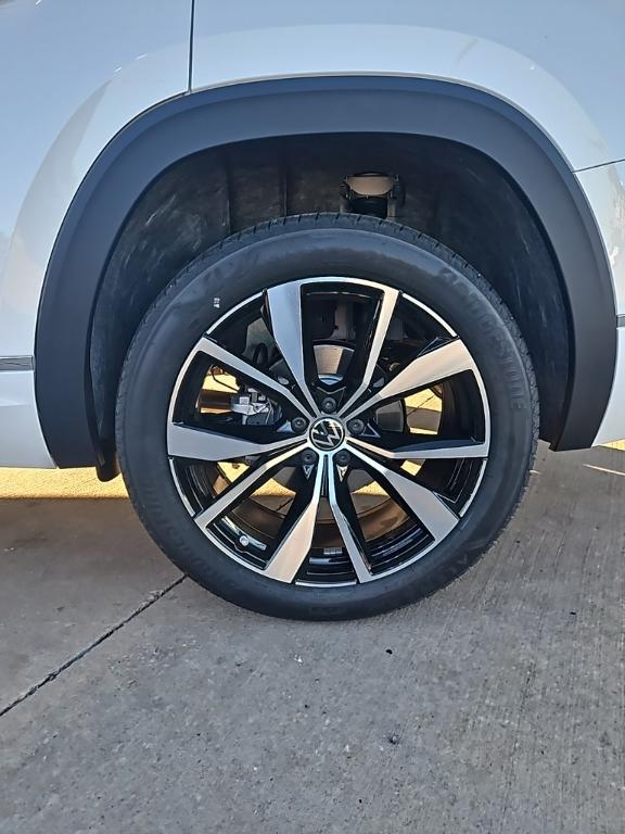 new 2026 Volkswagen Atlas car, priced at $57,517