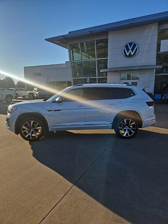 new 2026 Volkswagen Atlas car, priced at $57,517