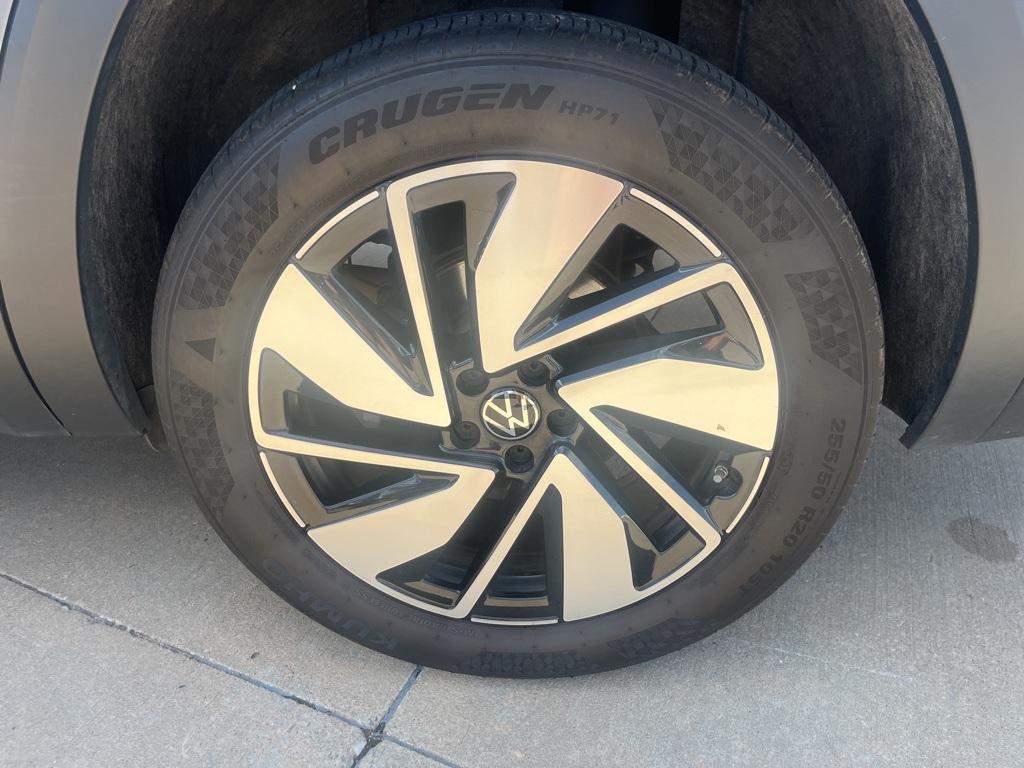 used 2024 Volkswagen Atlas car, priced at $31,900