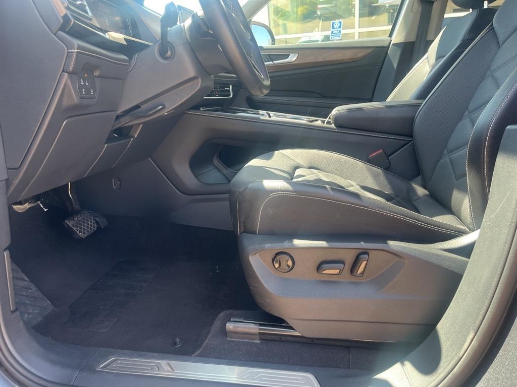 used 2024 Volkswagen Atlas car, priced at $31,900