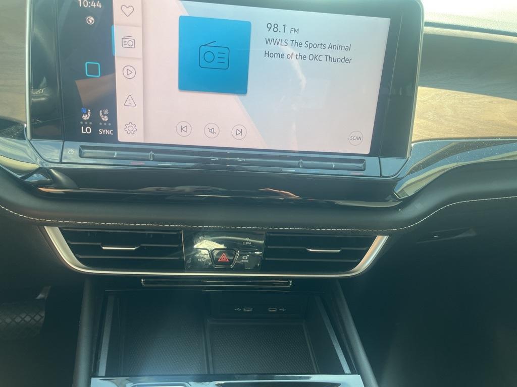 used 2024 Volkswagen Atlas car, priced at $31,900