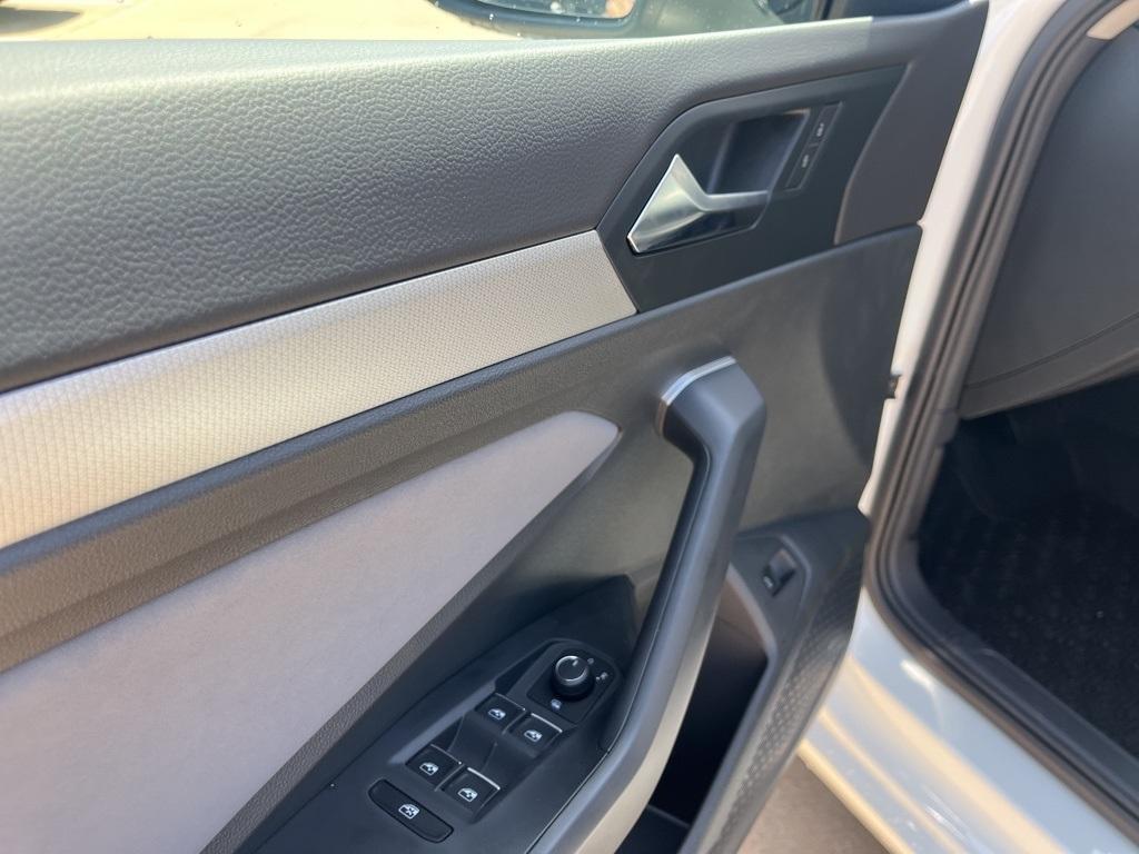 new 2025 Volkswagen Jetta car, priced at $27,557