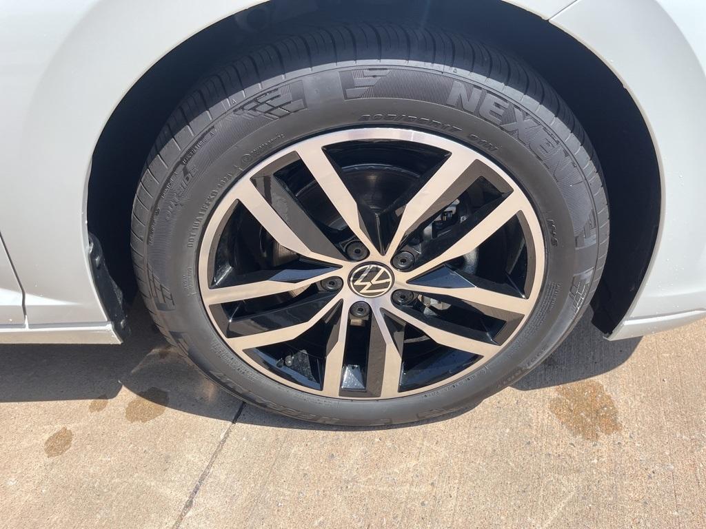 new 2025 Volkswagen Jetta car, priced at $27,557