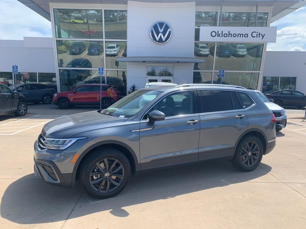 new 2024 Volkswagen Tiguan car, priced at $33,701