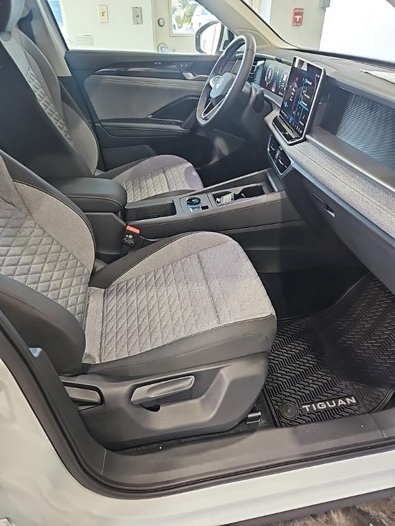 new 2025 Volkswagen Tiguan car, priced at $31,288